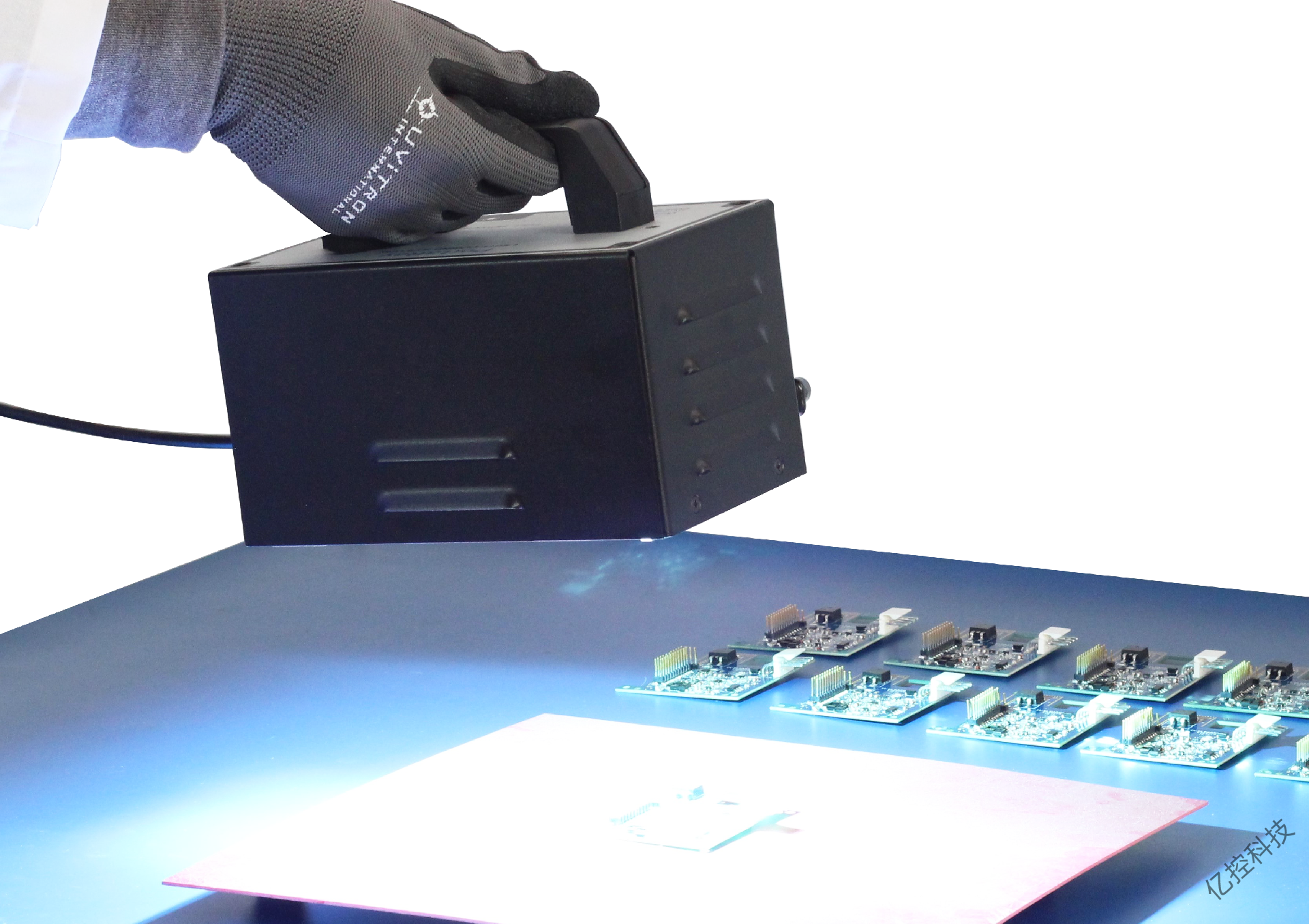 uvitron 光固化設(shè)備在電路板的應(yīng)用 uvitron 光固化設(shè)備在電路板的應(yīng)用